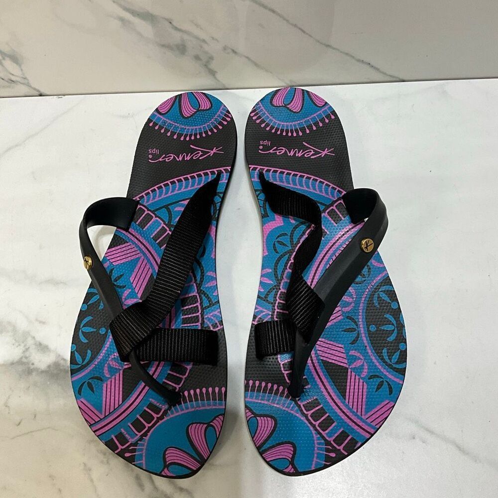 KENNER LIPS Flip Flop Sandals